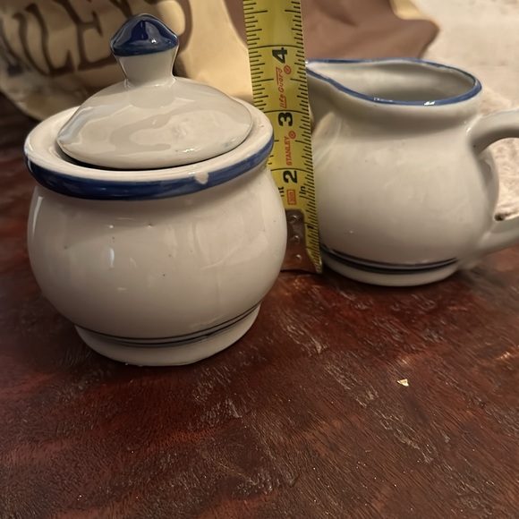 3 piece Beautiful blue and cream pottery tea set - Picture 10 of 12